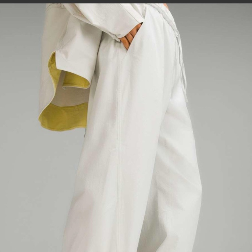 Lululemon Cinchable Cuff High Rise Jogger L - Picture 5 of 8